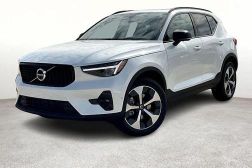2026 Volvo XC40 B4 Plus