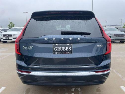 2025 Volvo XC90 B5 Ultra 6-Seater