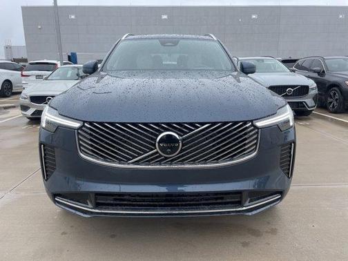 2025 Volvo XC90 B5 Ultra 6-Seater