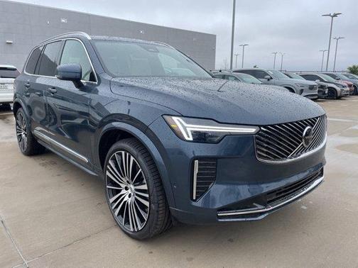 2025 Volvo XC90 B5 Ultra 6-Seater