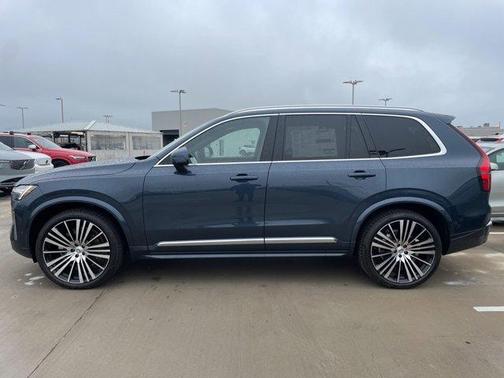 2025 Volvo XC90 B5 Ultra 6-Seater