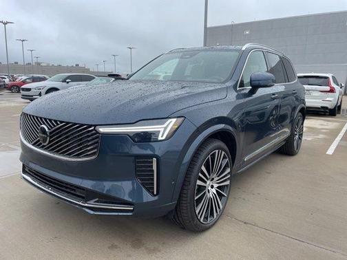 2025 Volvo XC90 B5 Ultra 6-Seater