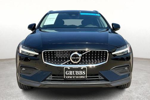 2024 Volvo V60 Cross Country B5 Plus