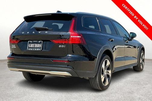 2024 Volvo V60 Cross Country B5 Plus