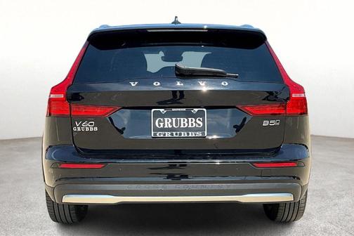 2024 Volvo V60 Cross Country B5 Plus