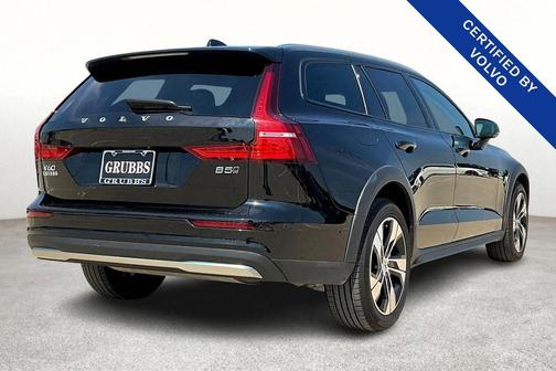 2024 Volvo V60 Cross Country B5 Plus