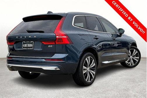 2023 Volvo XC60 B5 Plus Bright Theme