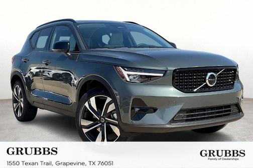 2026 Volvo XC40 B5 Plus
