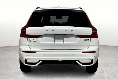 2025 Volvo XC60 B5 Core
