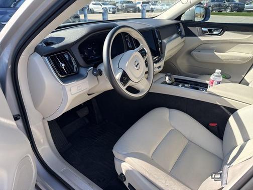 2023 Volvo XC60 B5 Core