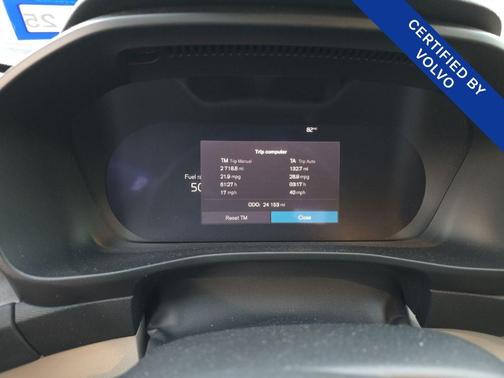 2023 Volvo XC40 B5 Plus Bright Theme