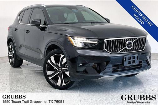 2023 Volvo XC40 B5 Plus Bright Theme