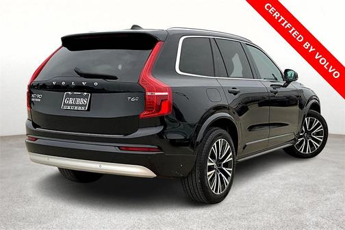2022 Volvo XC90 T6 Momentum 7 Passenger