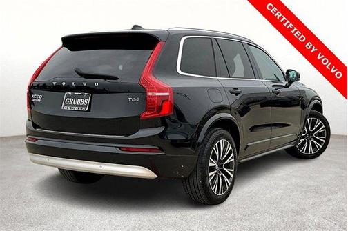 2022 Volvo XC90 T6 Momentum 7 Passenger