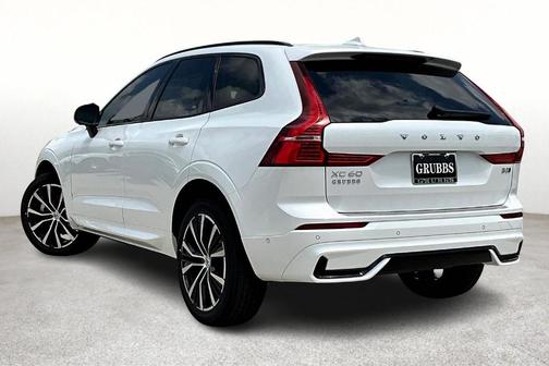 2025 Volvo XC60 B5 Plus