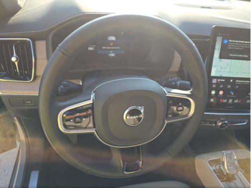 2025 Volvo XC90 B6 Plus 7-Seater