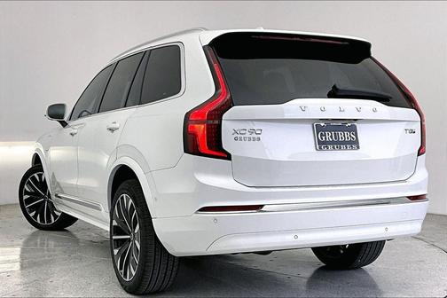 2026 Volvo XC90 Plug-In Hybrid T8 Plus 7-Seater