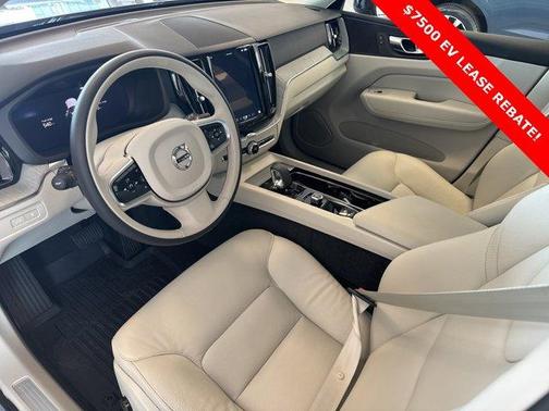 2025 Volvo XC60 Plug-In Hybrid T8 Plus
