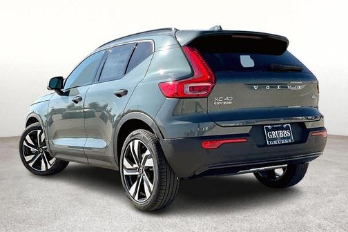 2026 Volvo XC40 B5 Ultra