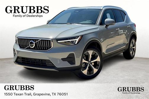 2025 Volvo XC40 B5 Core Bright Theme