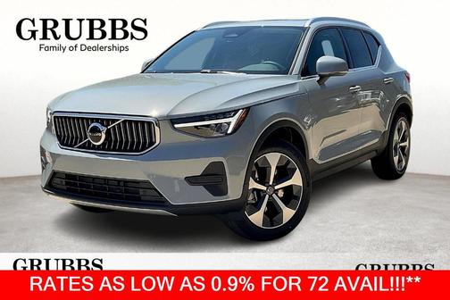 2025 Volvo XC40 B5 Core Bright Theme