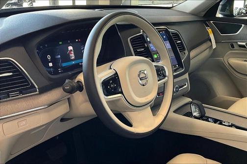 2025 Volvo XC90 B6 Plus 7-Seater