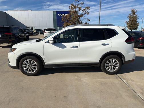 2018 Nissan Rogue SV