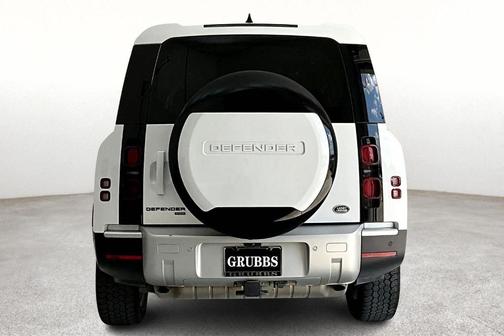 2023 Land Rover Defender SE