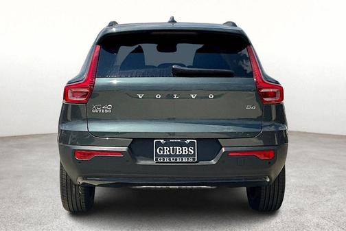 2026 Volvo XC40 B4 Core