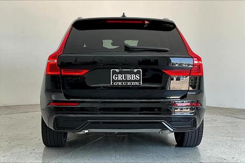 2024 Volvo XC60 Recharge Plug-In Hybrid T8 Ultimate Black Edition