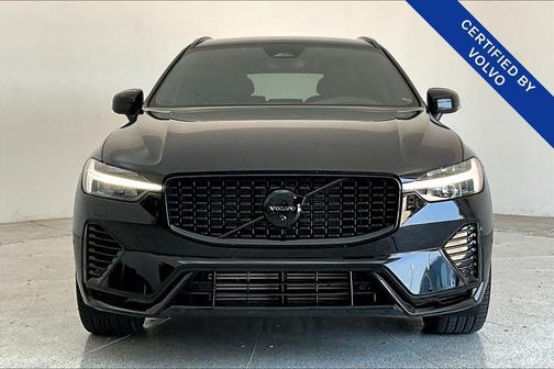 2024 Volvo XC60 Recharge Plug-In Hybrid T8 Ultimate Black Edition