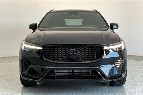 2024 Volvo XC60 Recharge Plug-In Hybrid T8 Ultimate Black Edition