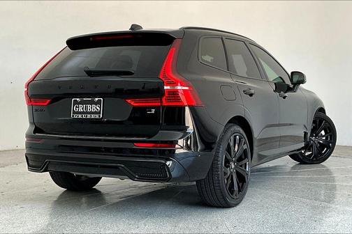 2024 Volvo XC60 Recharge Plug-In Hybrid T8 Ultimate Black Edition