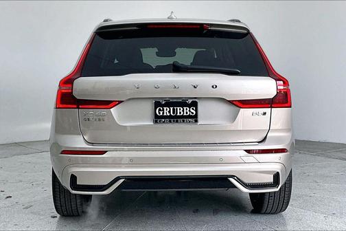 2026 Volvo XC60 B5 Ultra