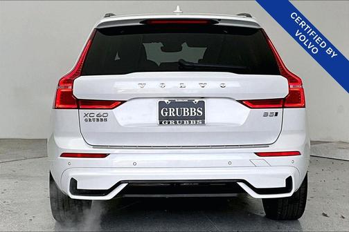 2025 Volvo XC60 B5 Ultra