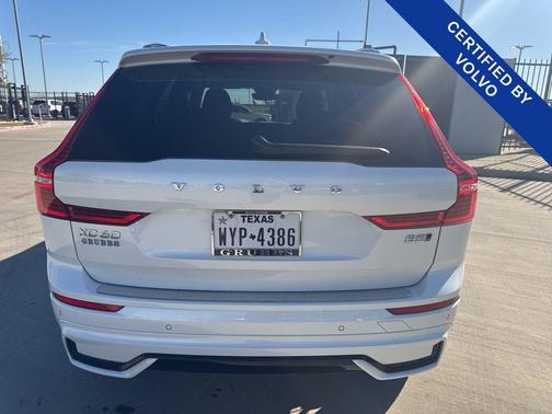 2025 Volvo XC60 B5 Ultra