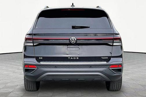 2025 Volkswagen Taos 1.5T SE Black