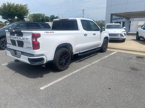 Summit White 2025 Chevrolet Silverado 1500 Custom