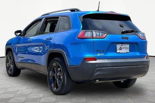 Hydro Blue Pearlcoat 2023 Jeep Cherokee Altitude Lux