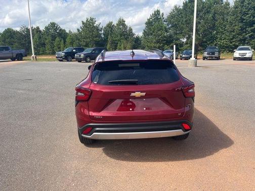 2024 Chevrolet Trax LT