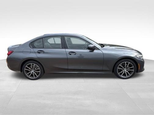 2022 BMW 330 i xDrive