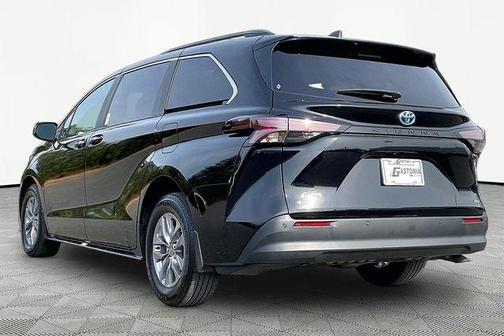 2025 Toyota Sienna XLE