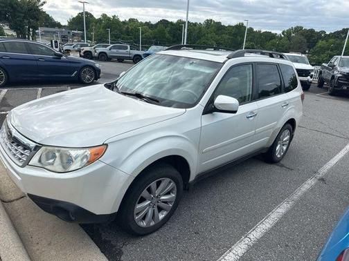 Satin White Pearl 2013 Subaru Forester 2.5X Limited