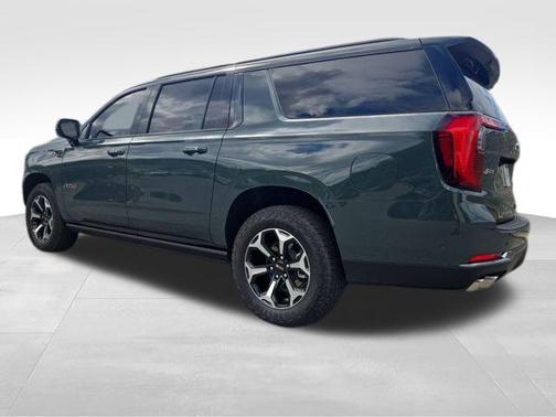 2025 GMC Yukon XL AT4