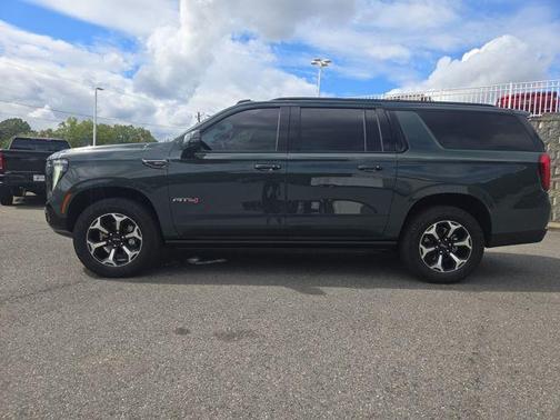 2025 GMC Yukon XL AT4