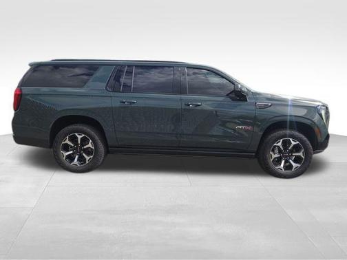 2025 GMC Yukon XL AT4