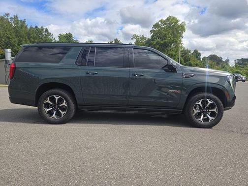 2025 GMC Yukon XL AT4