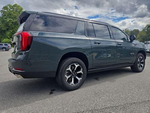 2025 GMC Yukon XL AT4