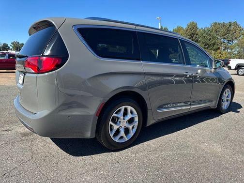 2020 Chrysler Pacifica Touring-L Plus