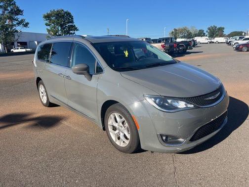 2020 Chrysler Pacifica Touring-L Plus